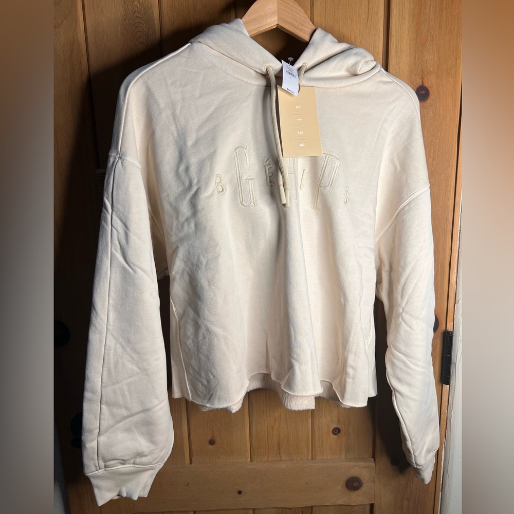 Gap × BÉIS Oversized Crop Hoodie NWT (cropped hits waist)